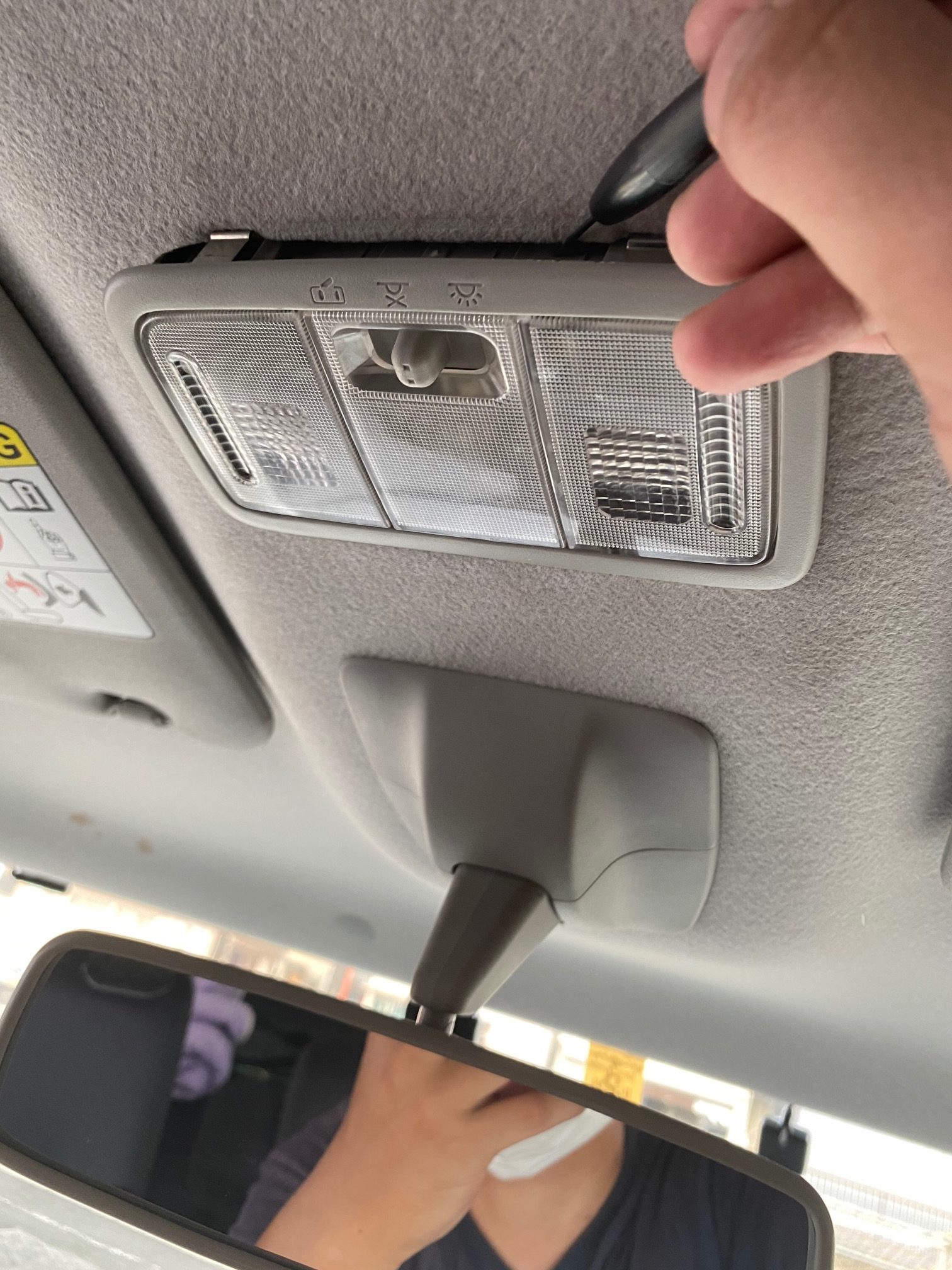 ダイハツタントカスタムのLEDルームランプへの交換 ONEFATBLOG